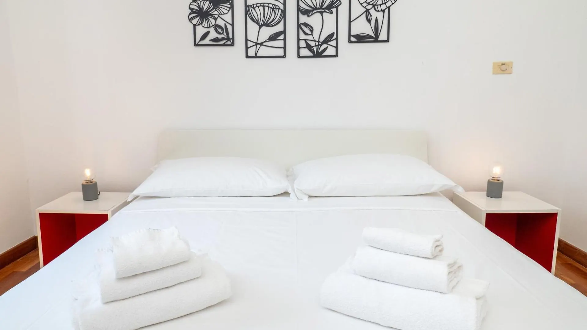 Apartment Keys Of Italy - Xxv Aprile 9 Dazzling 2 Room Apt Milan