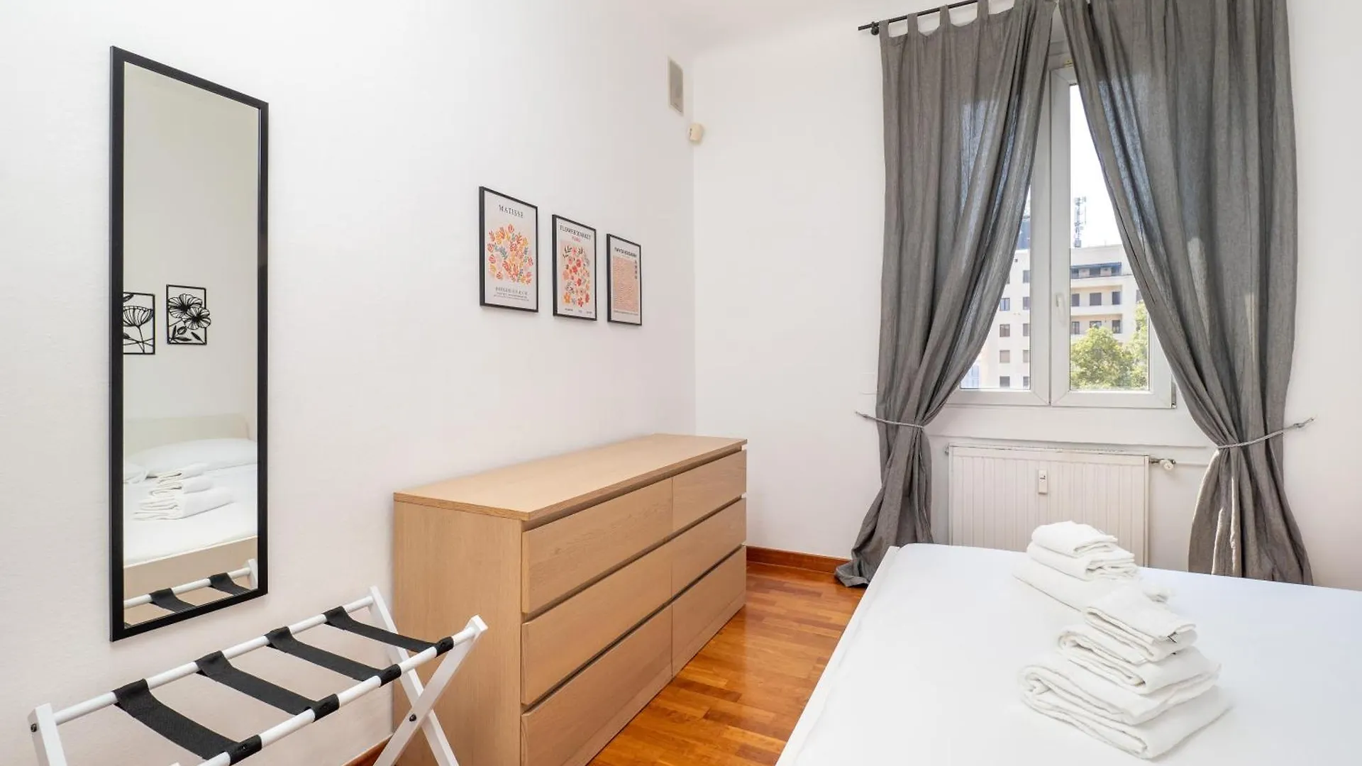 Keys Of Italy - Xxv Aprile 9 Dazzling 2 Room Apt Milan