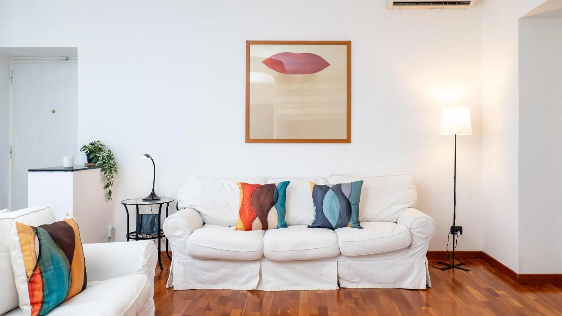Apartment Keys Of Italy - Xxv Aprile 9 Dazzling 2 Room Apt Milan